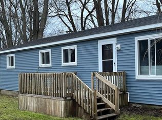 921 Columbia St, Algonac, MI