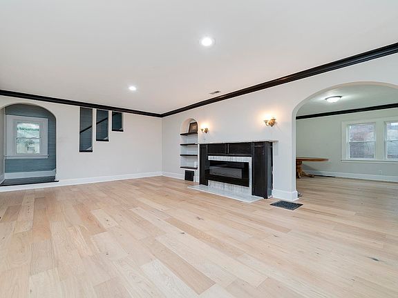 4th image of 1611 Jackson St