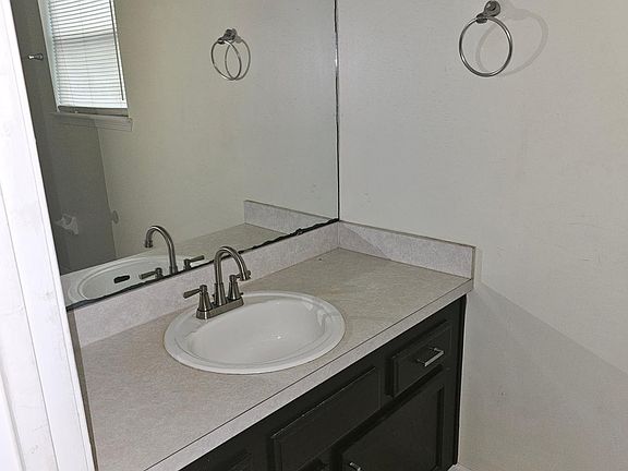 4th image of 4768 Riverine Dr
