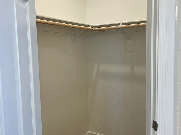 1025 Washington St — Photo 12