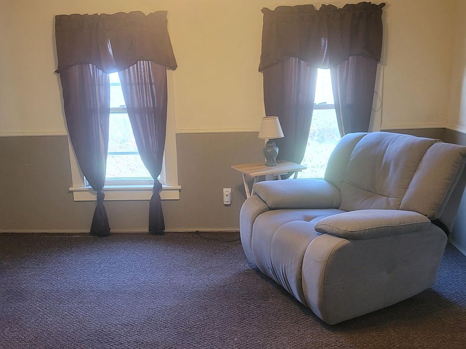 1st image of 76 Kosciuszko Ave APT B