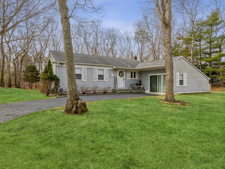 1st image of 4 Arbor Ln