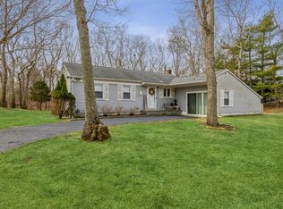 4 Arbor Ln, Hampton Bays, NY 11946
