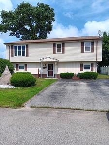 4 Belaire Dr, Johnston, RI, 02919