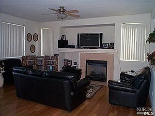 4th image of 830 Kimberly Dr