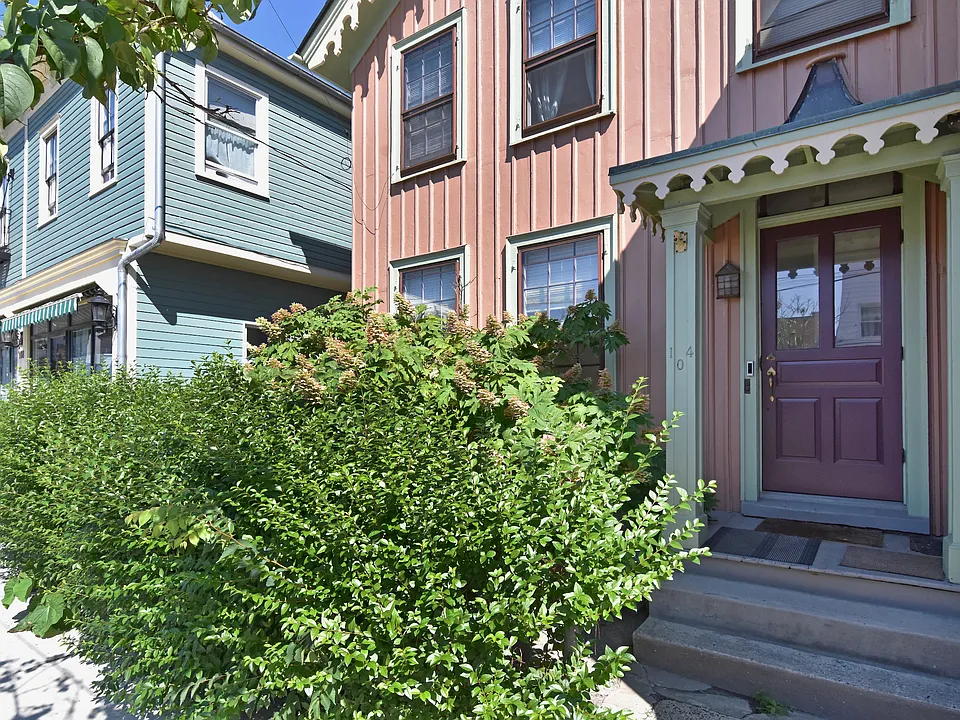 104 Main St #1