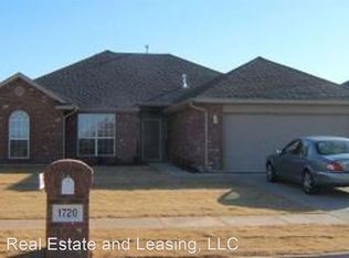 1720 SW 31st St, Moore, OK 73160
