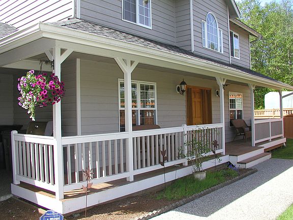 www.LamoureuxRealEstate.com