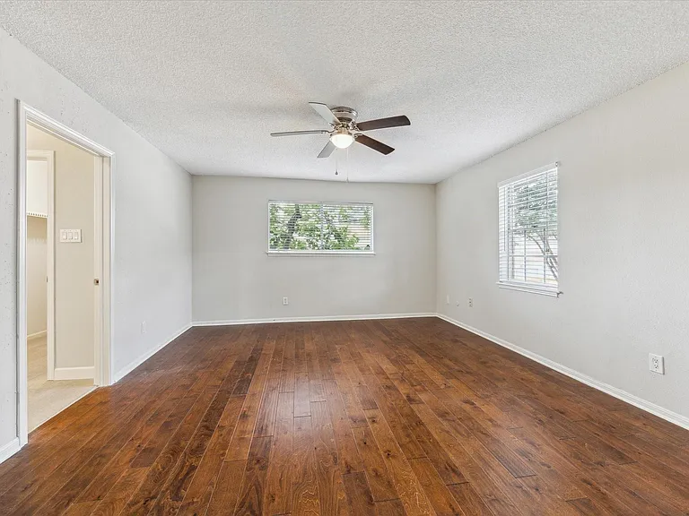 1107 Country Place Dr — Photo 11