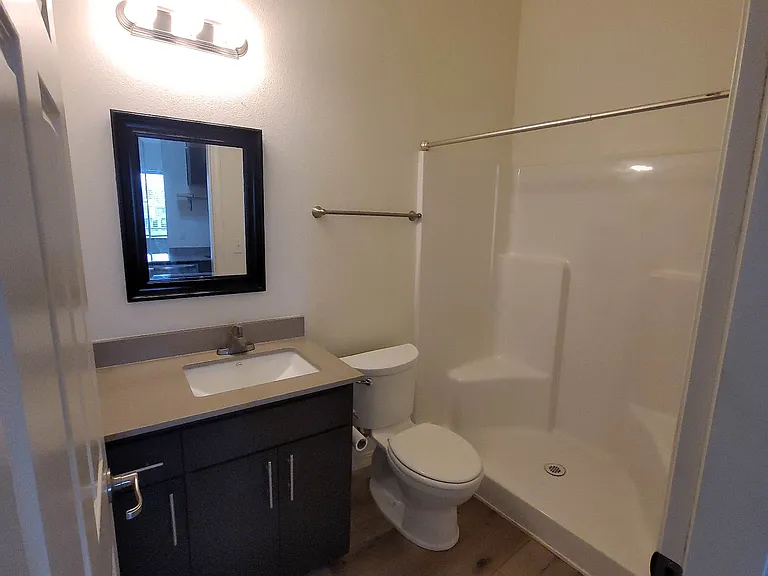 Clark Apartments — Photo 18