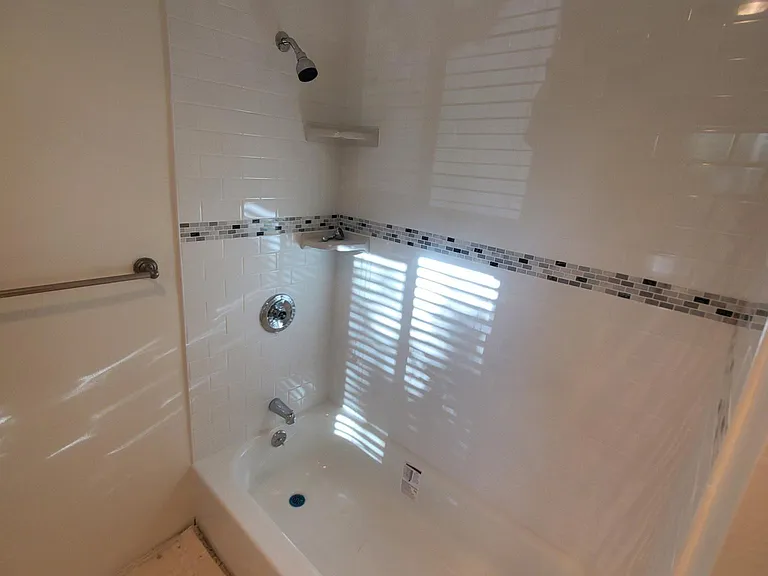 76 N Sierra Bonita Ave #1 — Photo 16