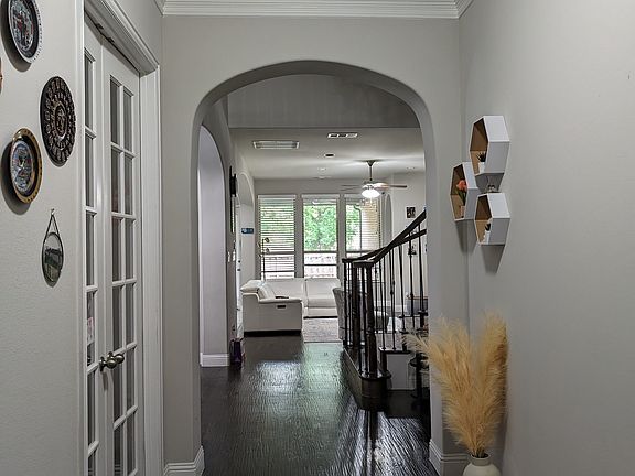 3rd image of 646 Banbury Rd