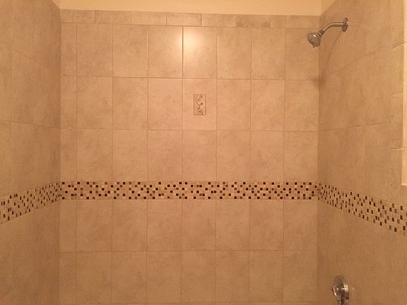 4th image of 611 Kathy Ln APT C