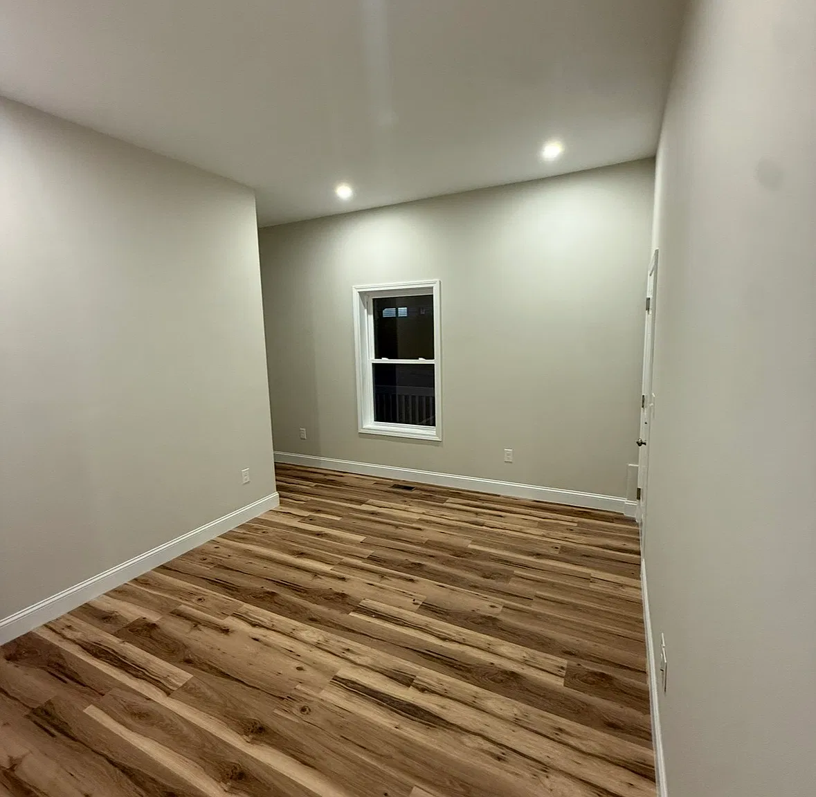 2 bed, 950 sqft, $1,800 — Photo 4