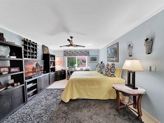 2nd image of 200 NE 19th Court #206-M