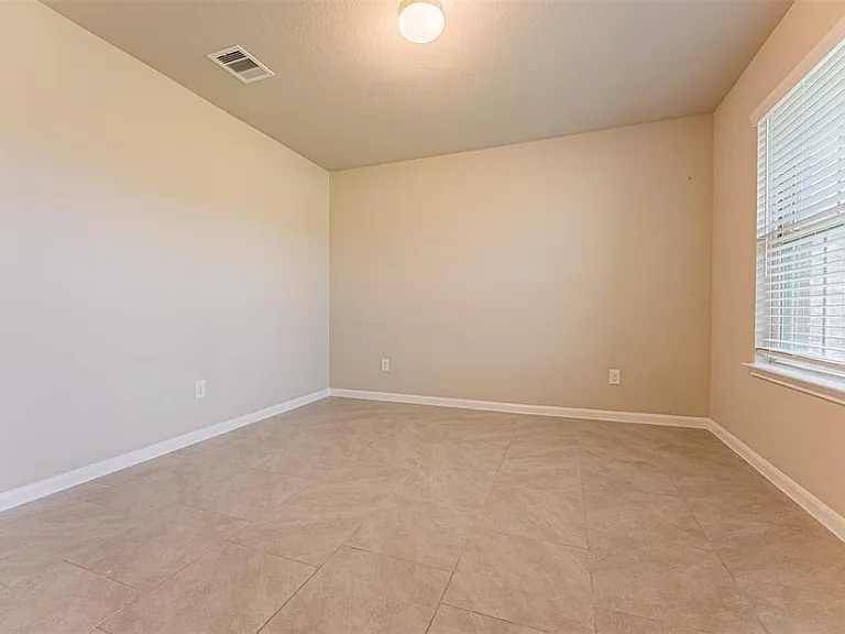 29614 Juniper Ct — Photo 2