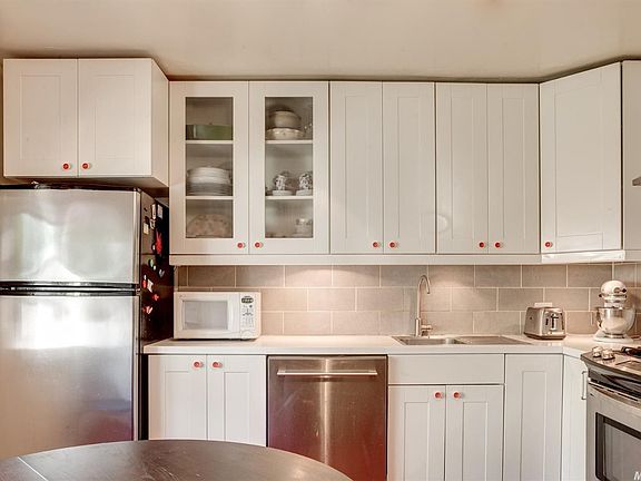 4th image of 5875 Lorraine Ct