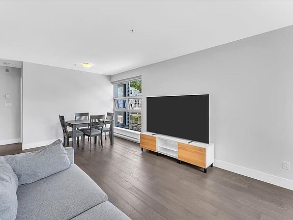 3rd image of 2680 Arbutus St #302