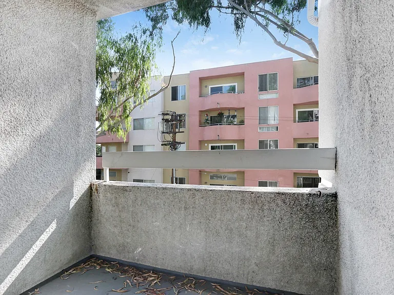 Franklin Place — Photo 31