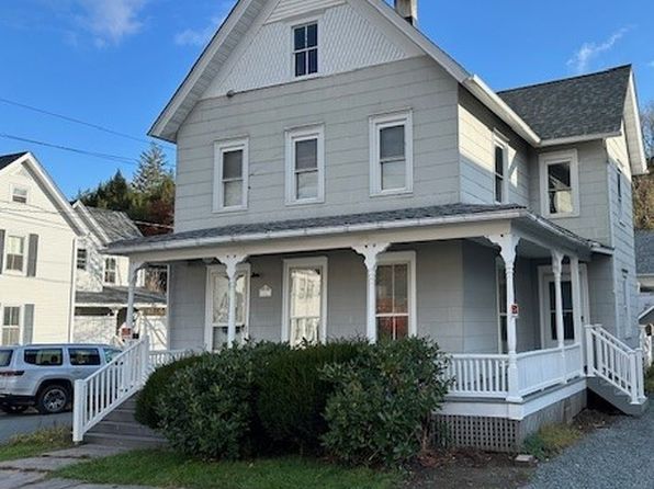 1607 East St #1