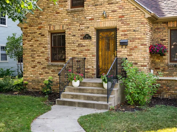 3857 Welcome Ave N, Robbinsdale, MN 55422