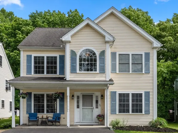 101 Orchard St, Tewksbury, MA 01876