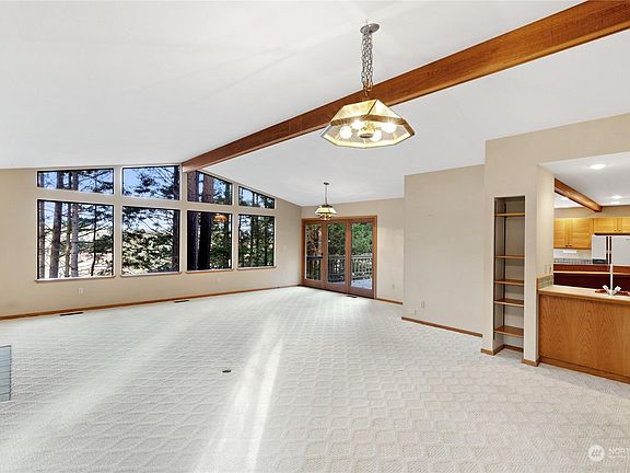 5th image of 580 Klamath Dr