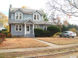 1802 Rutgers Pl, Merrick, NY 11566