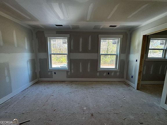 3rd image of 297 Wilshire Rd NE