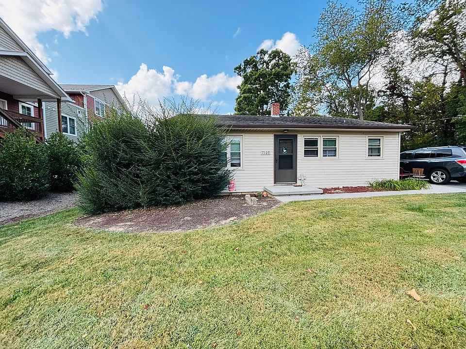 1115DB - 1309-1315 N. Main St. - M