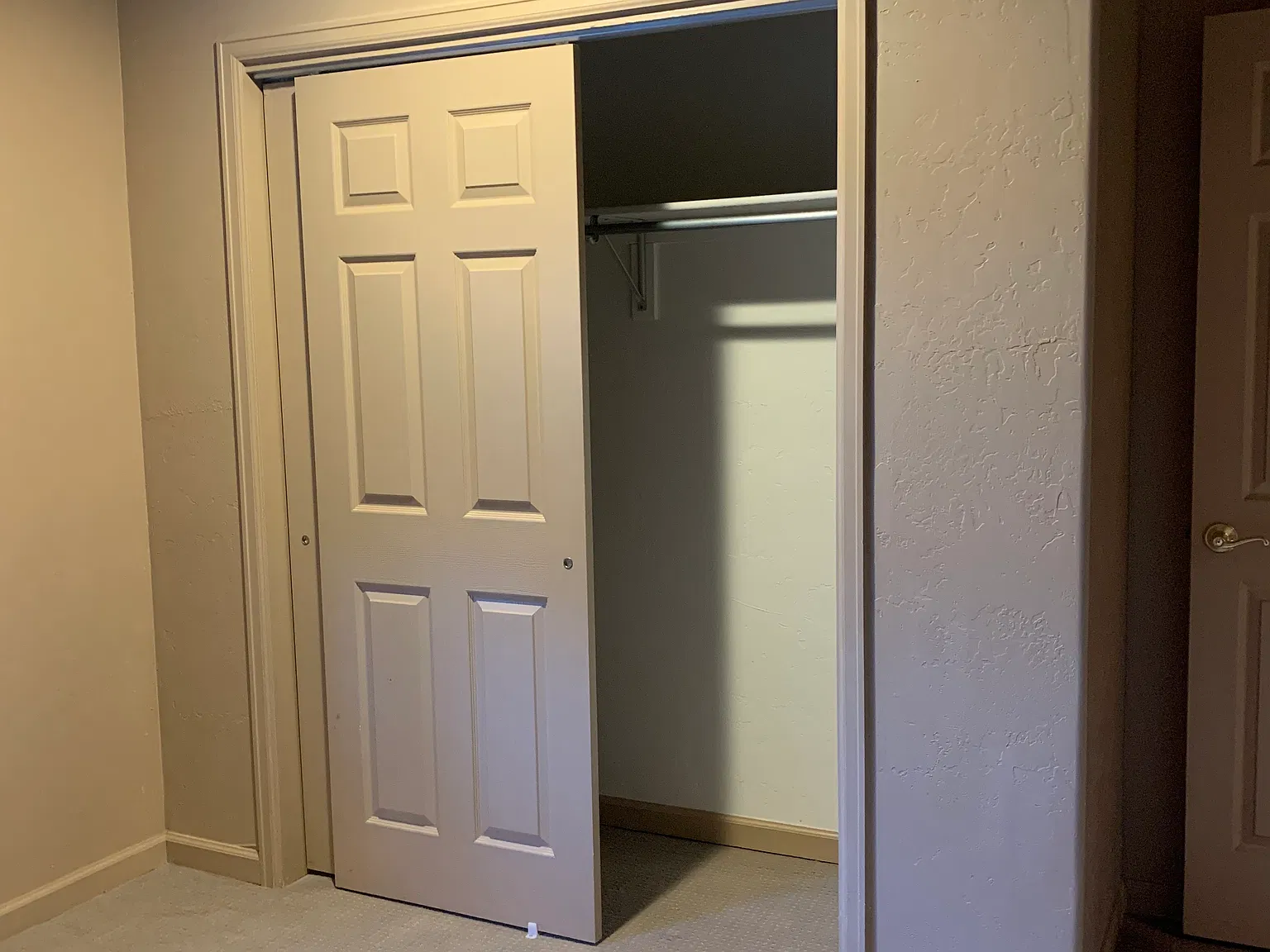 1 bed, 666 sqft, $2,100 — Photo 3