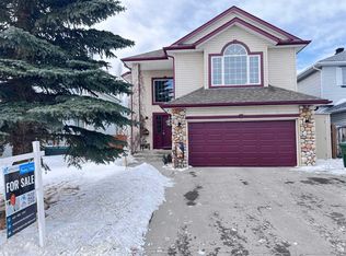 251 E Lakeview Cv, Chestermere, AB T1X 1E7