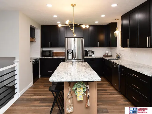 1400 Paddock Ln, Beatrice, NE 68310