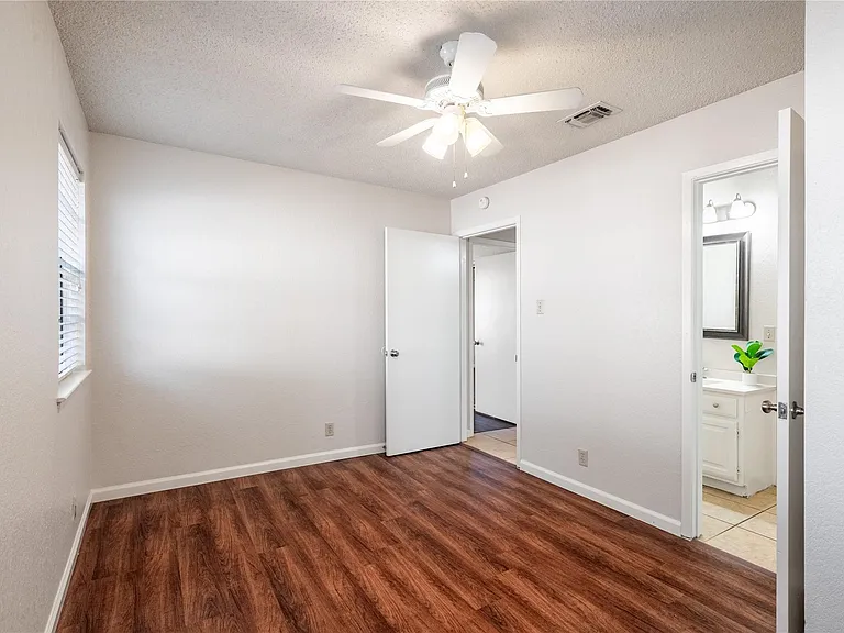 3800 Foust Trl #B — Photo 11