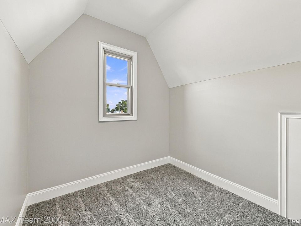5808 Merriman Rd, photo 19