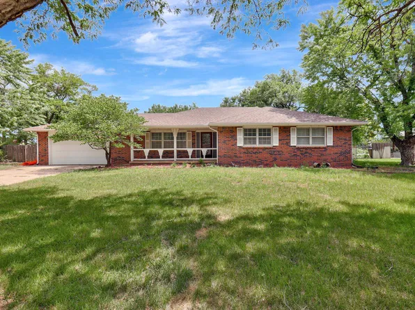 2568 N Cardinal Dr, Wichita, KS 67204