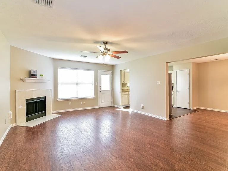 9010 Walworth Dr — Photo 10