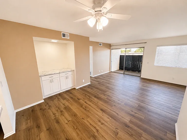 The Del Ciervo Apartments — Photo 43