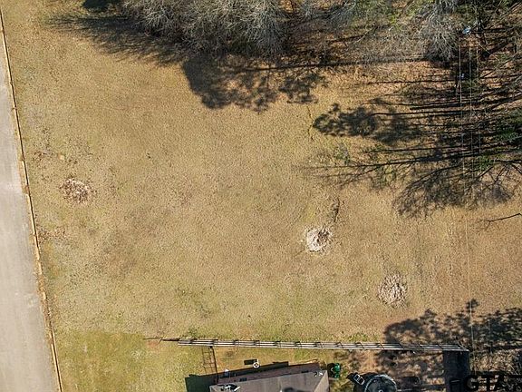4th image of 227 Trailhollow Ln