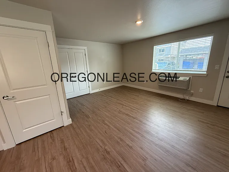 4040 Horace St #4 — Photo 16