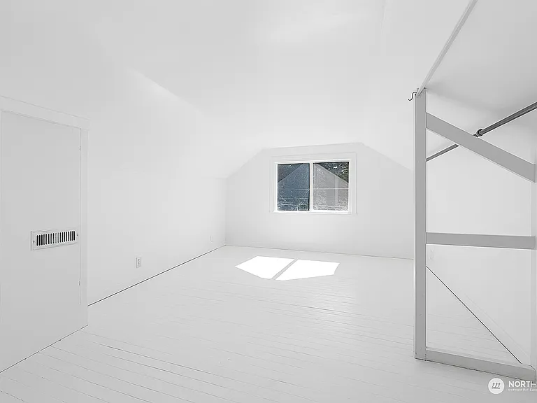 1502 E Maplewood Ave — Photo 15