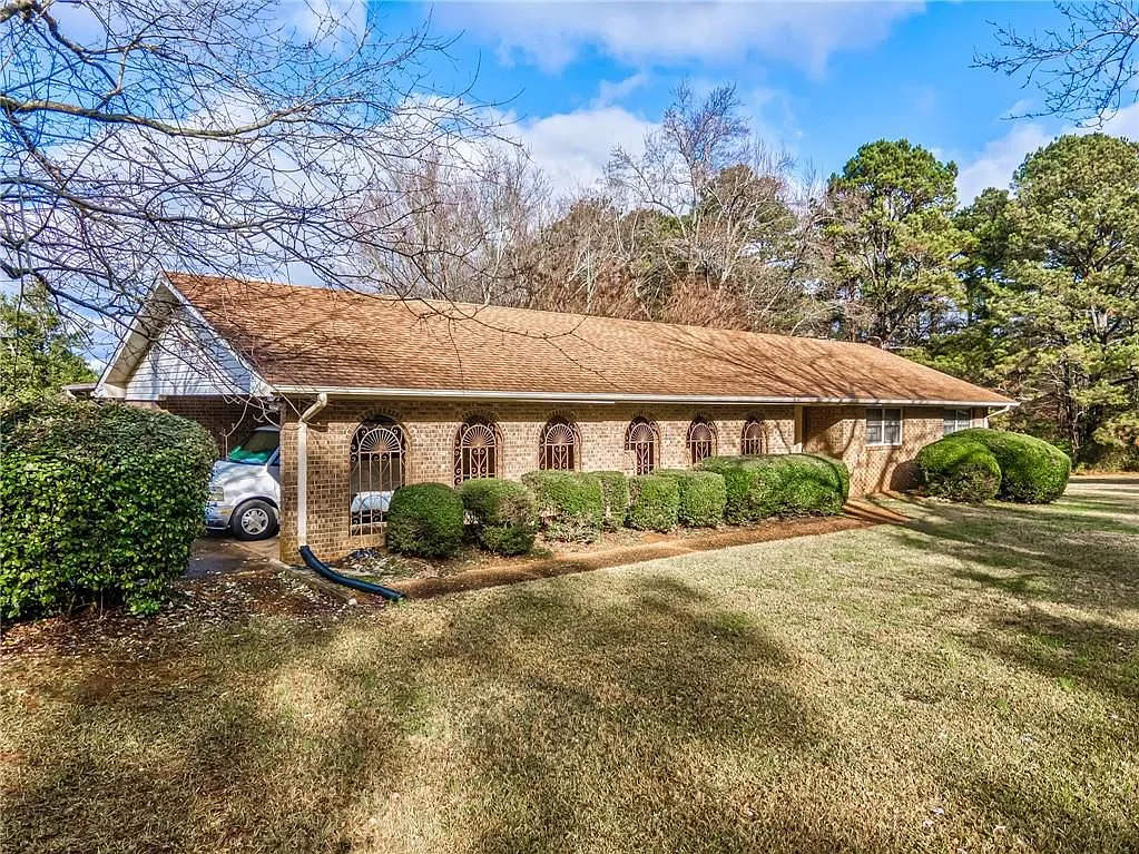 3843 Univeter Rd photo 1