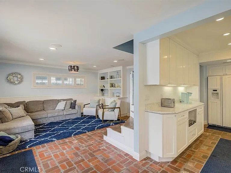 2128 Miramar Dr — Photo 7