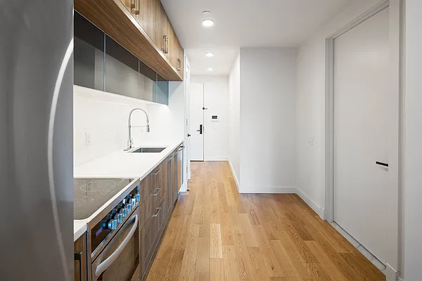 Rented by Artur Gutman, LREB | media 34