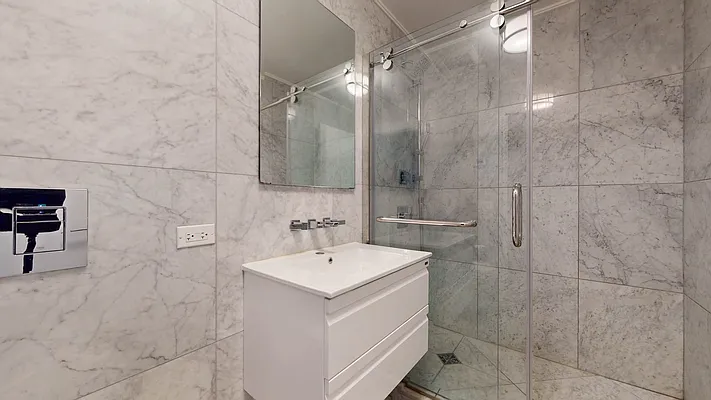 Rented by Bond New York | media 59