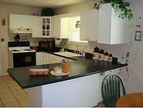 Large Breakfast Bar!