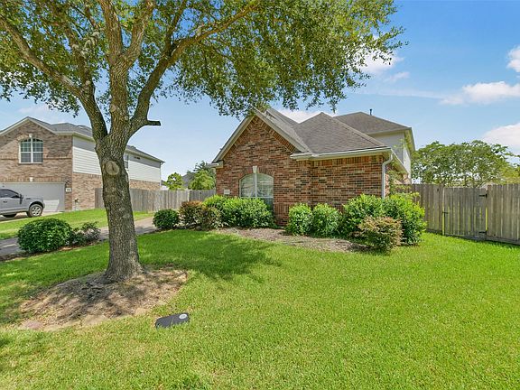 4th image of 2221 Silvercreek Ct