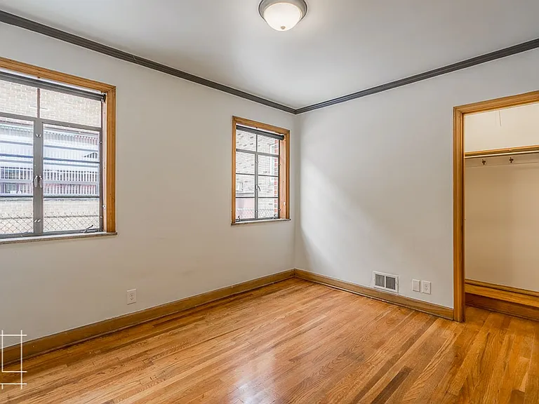1374 E. Broad St. — Photo 31