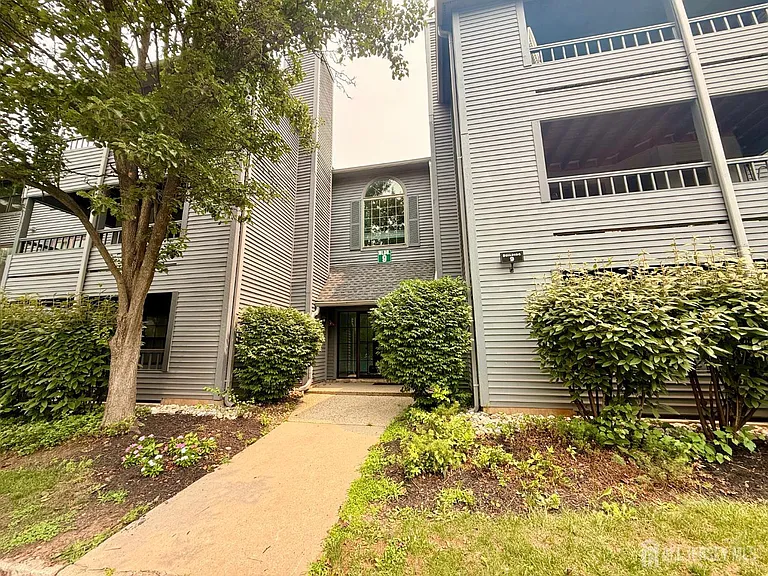 902 Woodhaven Dr — Photo 16