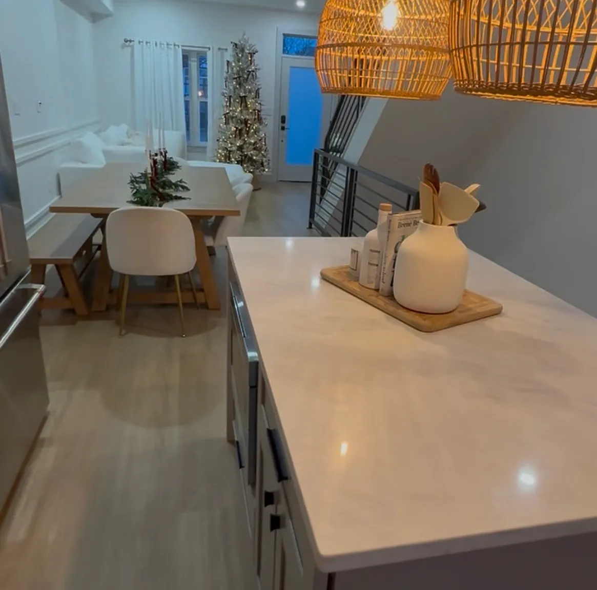 4 bed, 2200 sqft, $3,200 — Photo 3